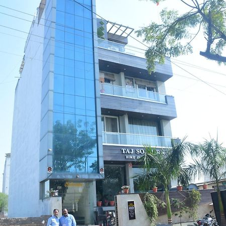 Taj Sojourn Bed & Breakfast Agra  Exterior photo
