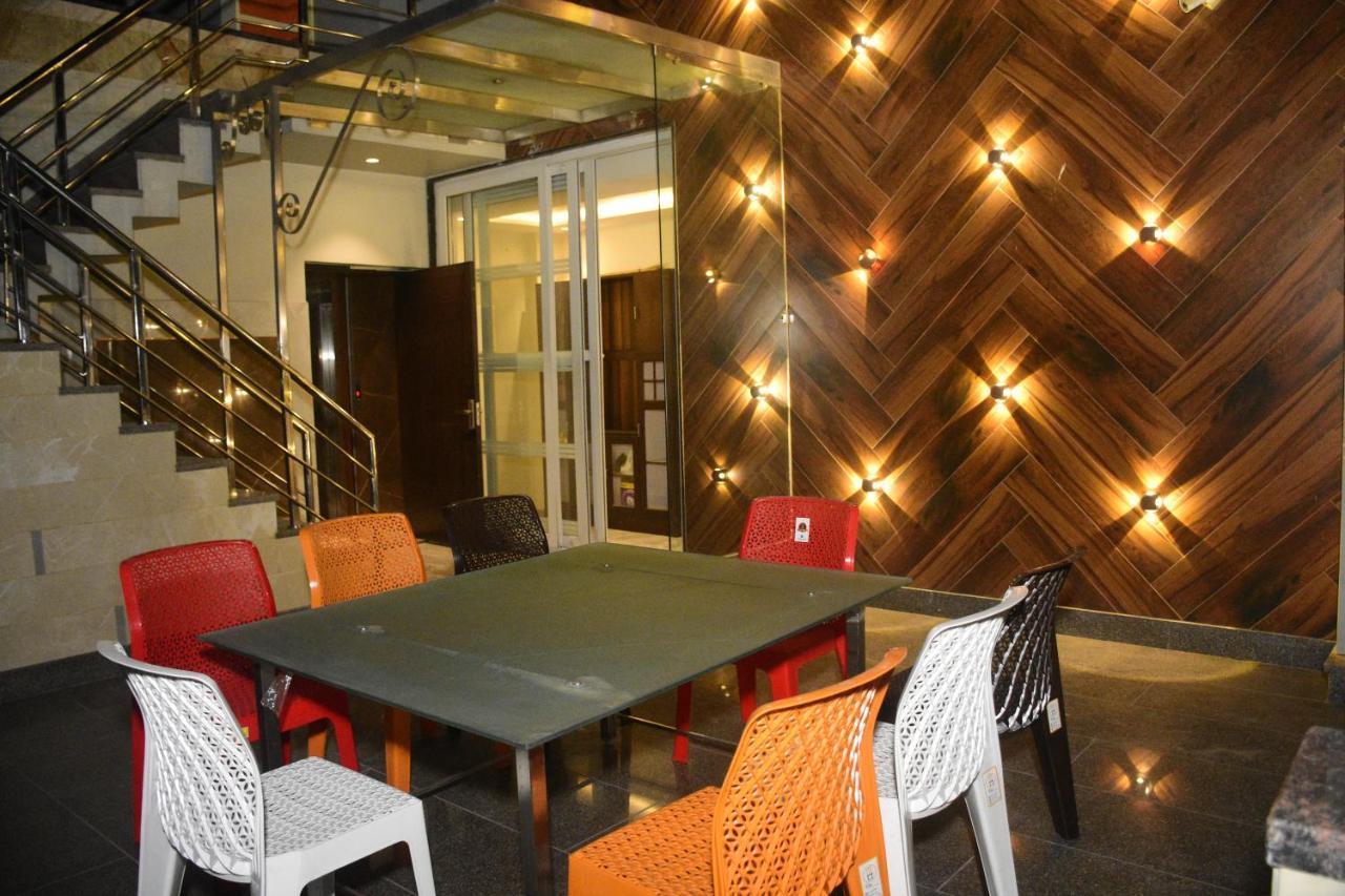 Taj Sojourn Bed & Breakfast Agra  Exterior photo