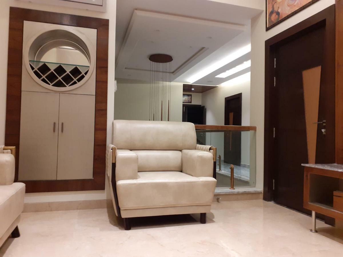 Taj Sojourn Bed & Breakfast Agra  Exterior photo